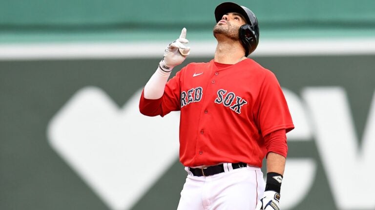 Red Sox star J.D. Martinez stands by pro-gun Instagram post