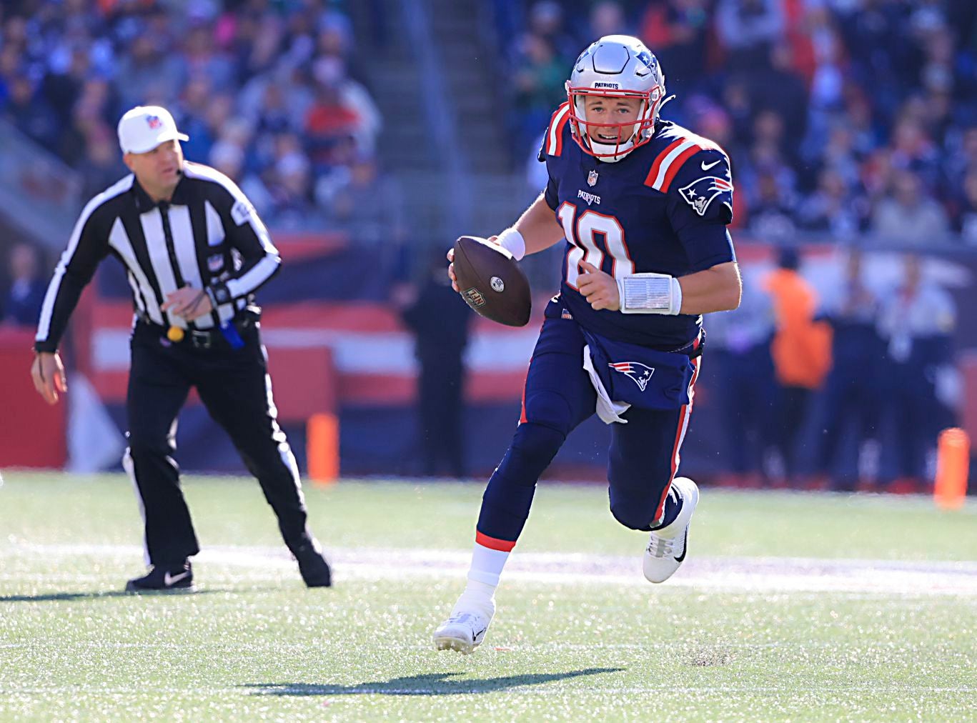 Patriots' Mac Jones is outplaying Trevor Lawrence and all the other rookie  quarterbacks