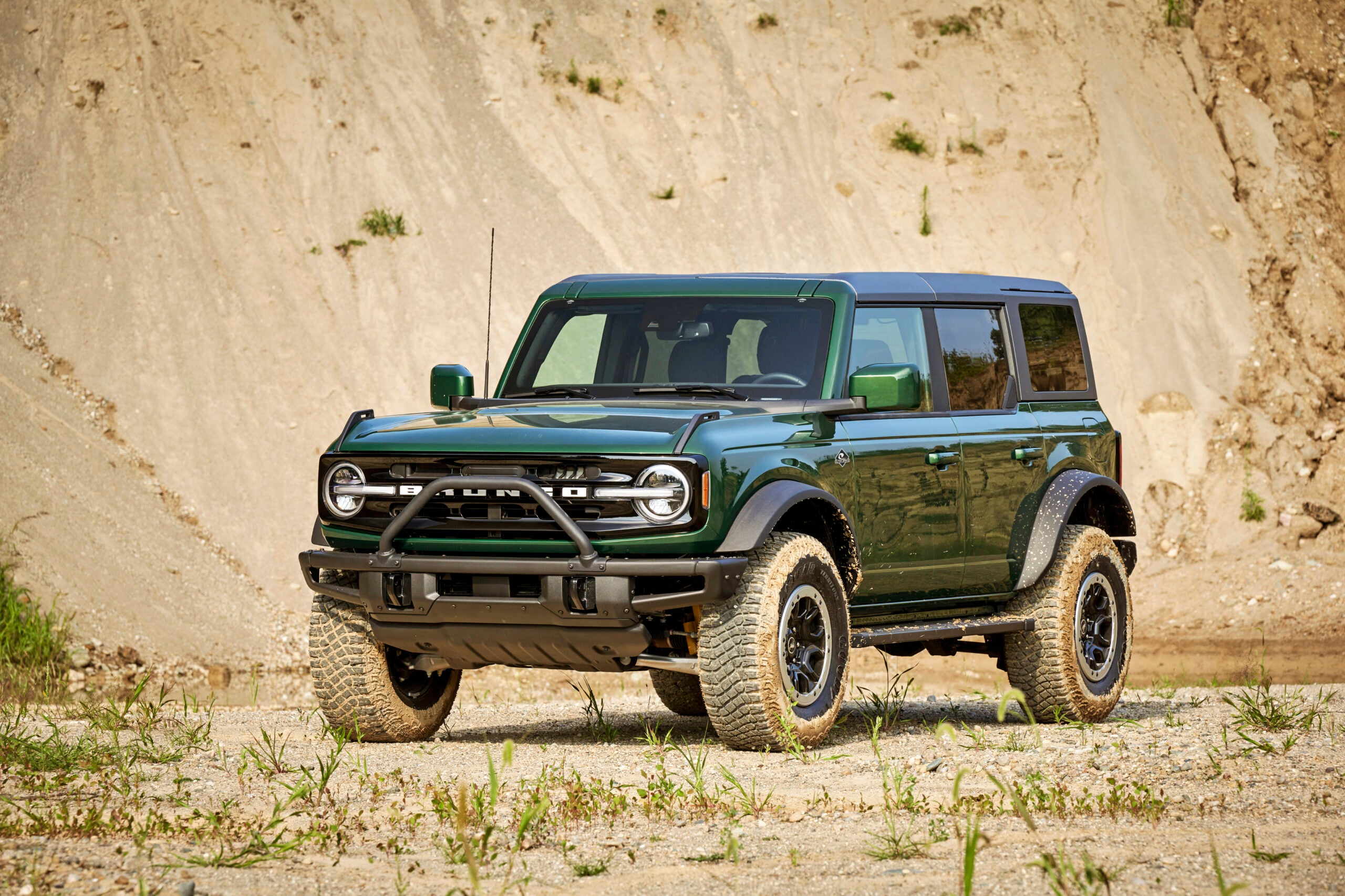 Edmunds: Ford Bronco versus Jeep Wrangler