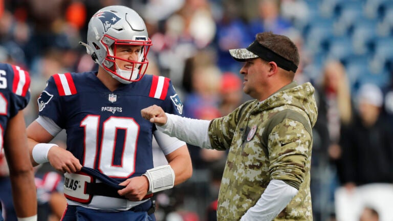 Mac Jones seen profanely criticizing Patriots' play-calling during