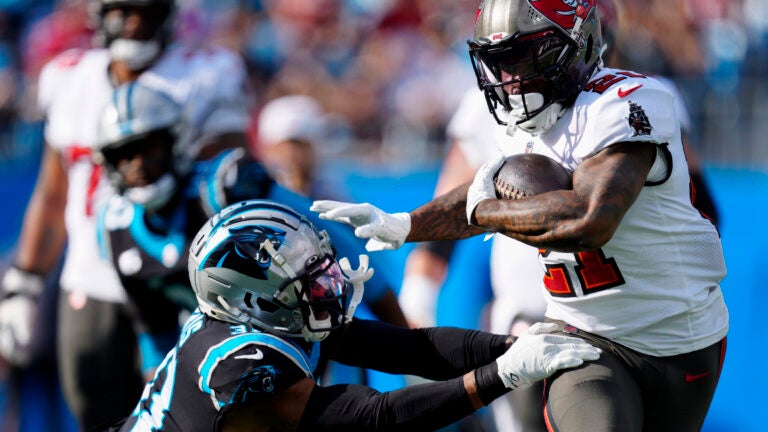 Tom Brady, Mike Evans torch Panthers, secure NFC South with