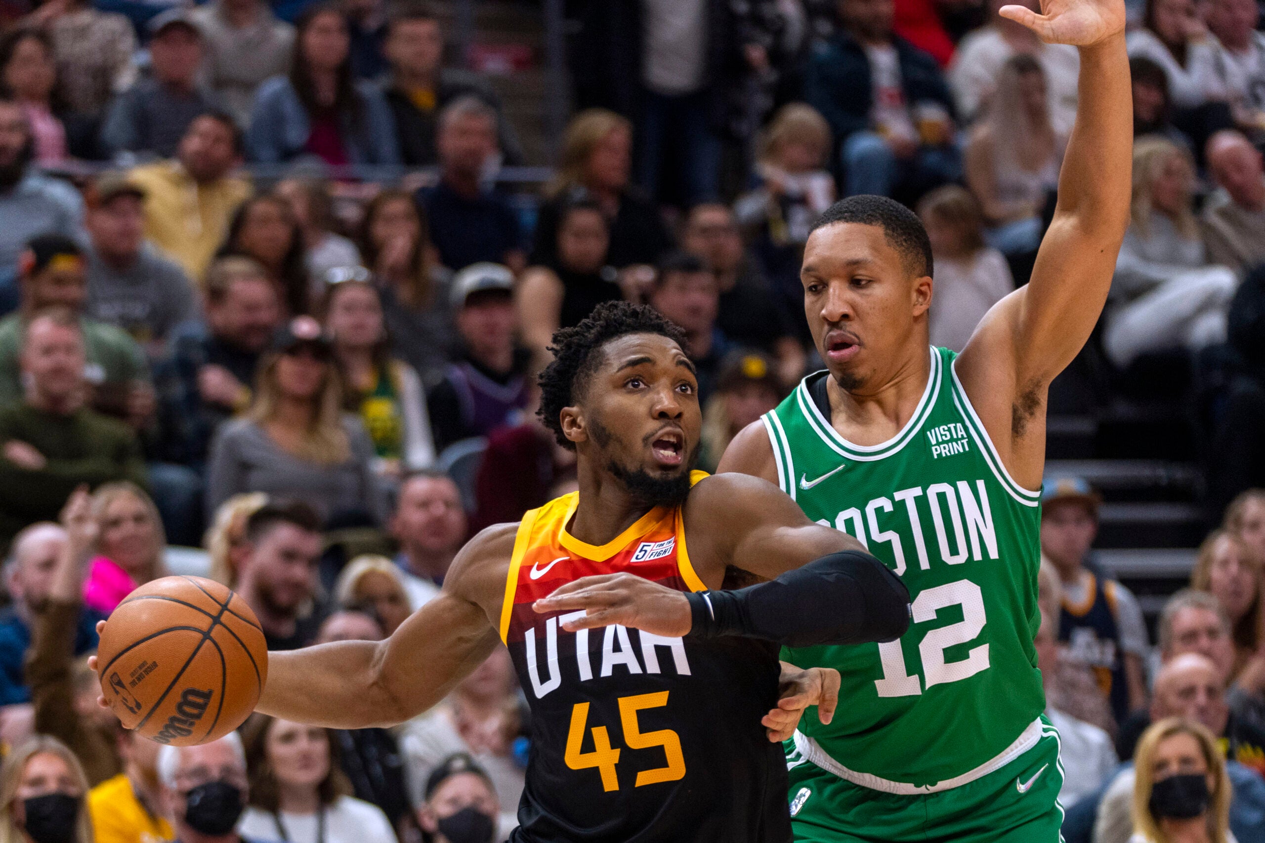 Mitchell scores 34, leads Jazz past Celtics 137-130