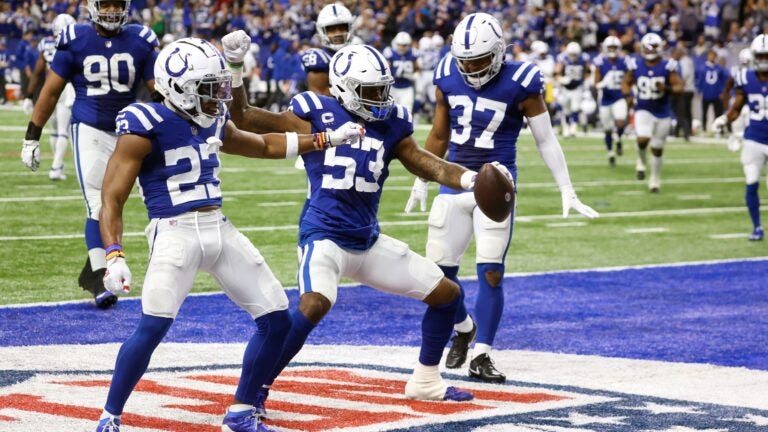 Colts end losing skid to Patriots with 27-17 win