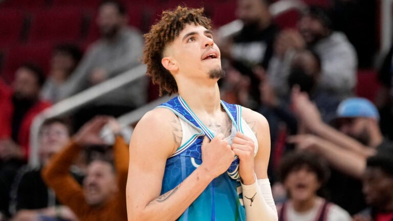 Where can I find the calf sleeves LaMelo is wearing in this photo? They  look really clean. : r/CharlotteHornets