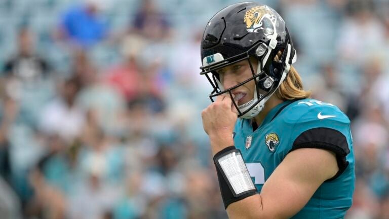 Jaguars QB Trevor Lawrence finds his way through Jets' defense as  Jacksonville earns third straight victory - The Boston Globe