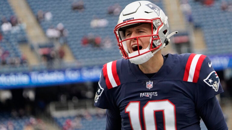 Mac Jones records his first 300-yard passing game for New England 