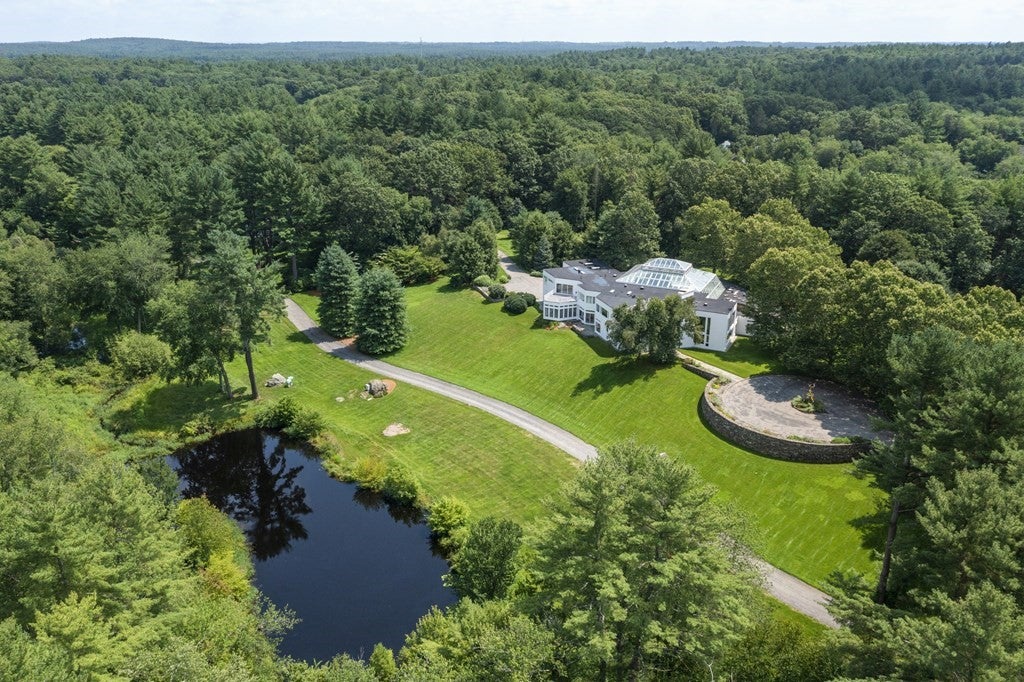 Luxury Home of the Week: A Carlisle contemporary with an atrium for $3.