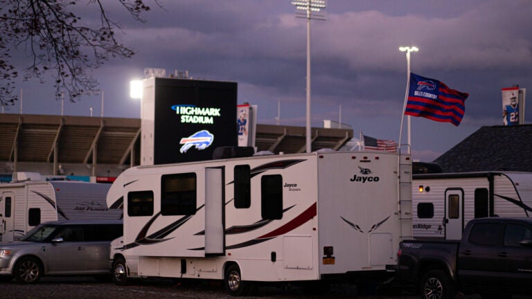 Patriots will play Bills in wild weather, including snow and 55 mph gusts