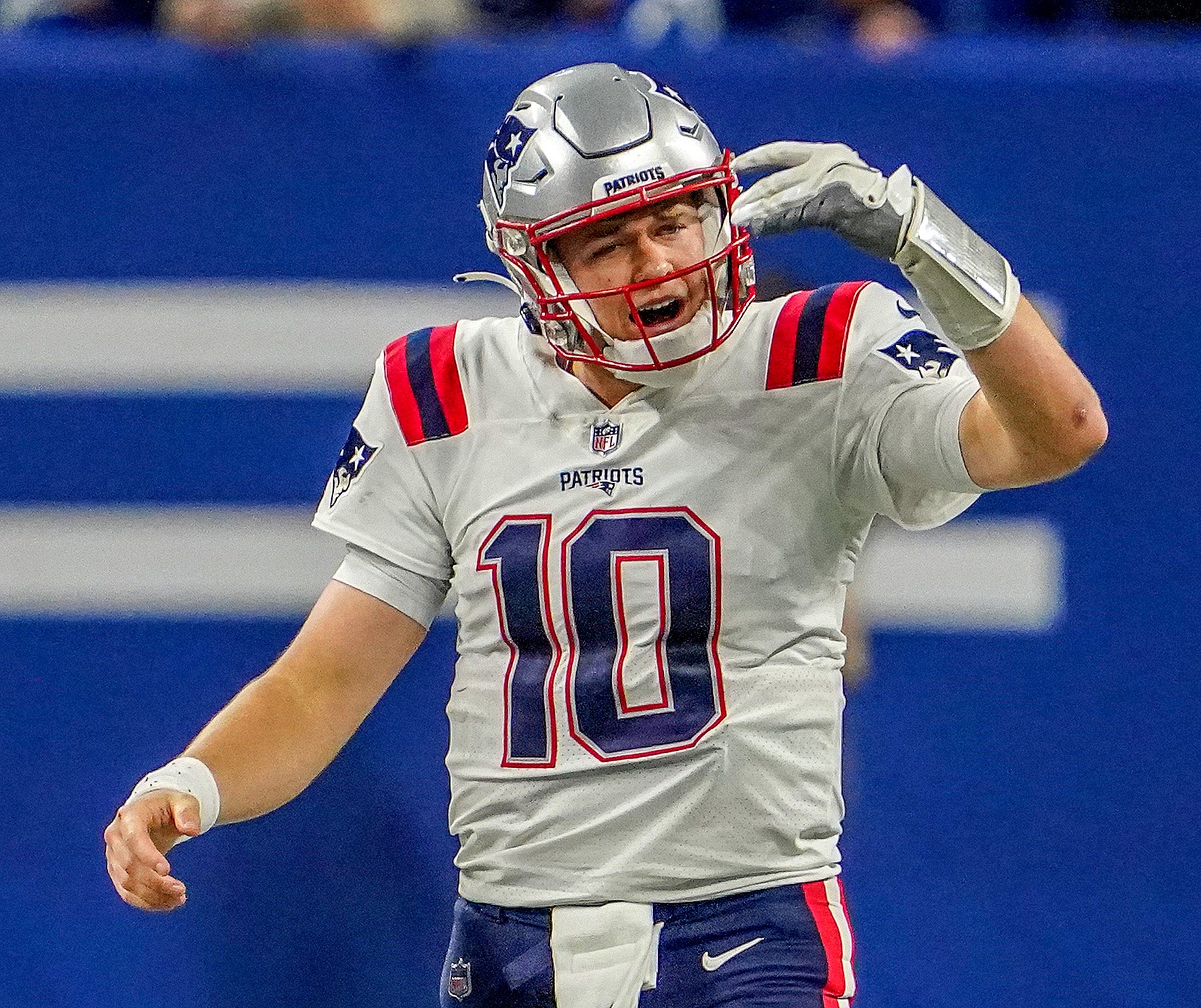 NFL Betting Line Movement: Mac Jones & Patriots Losing Points to Colts