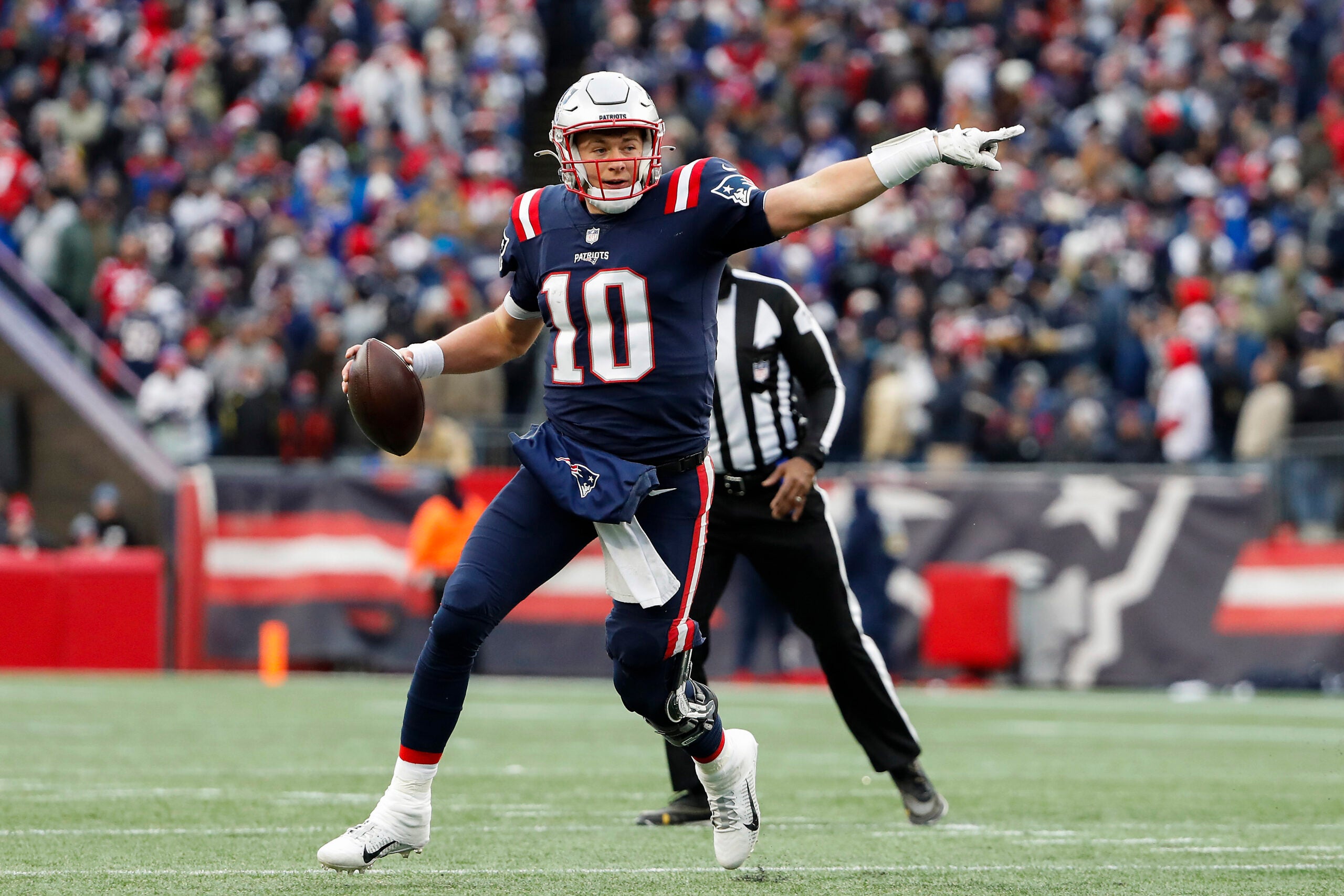 Patriots QB Mac Jones is a high-IQ game manager, sort of like a young Tom  Brady