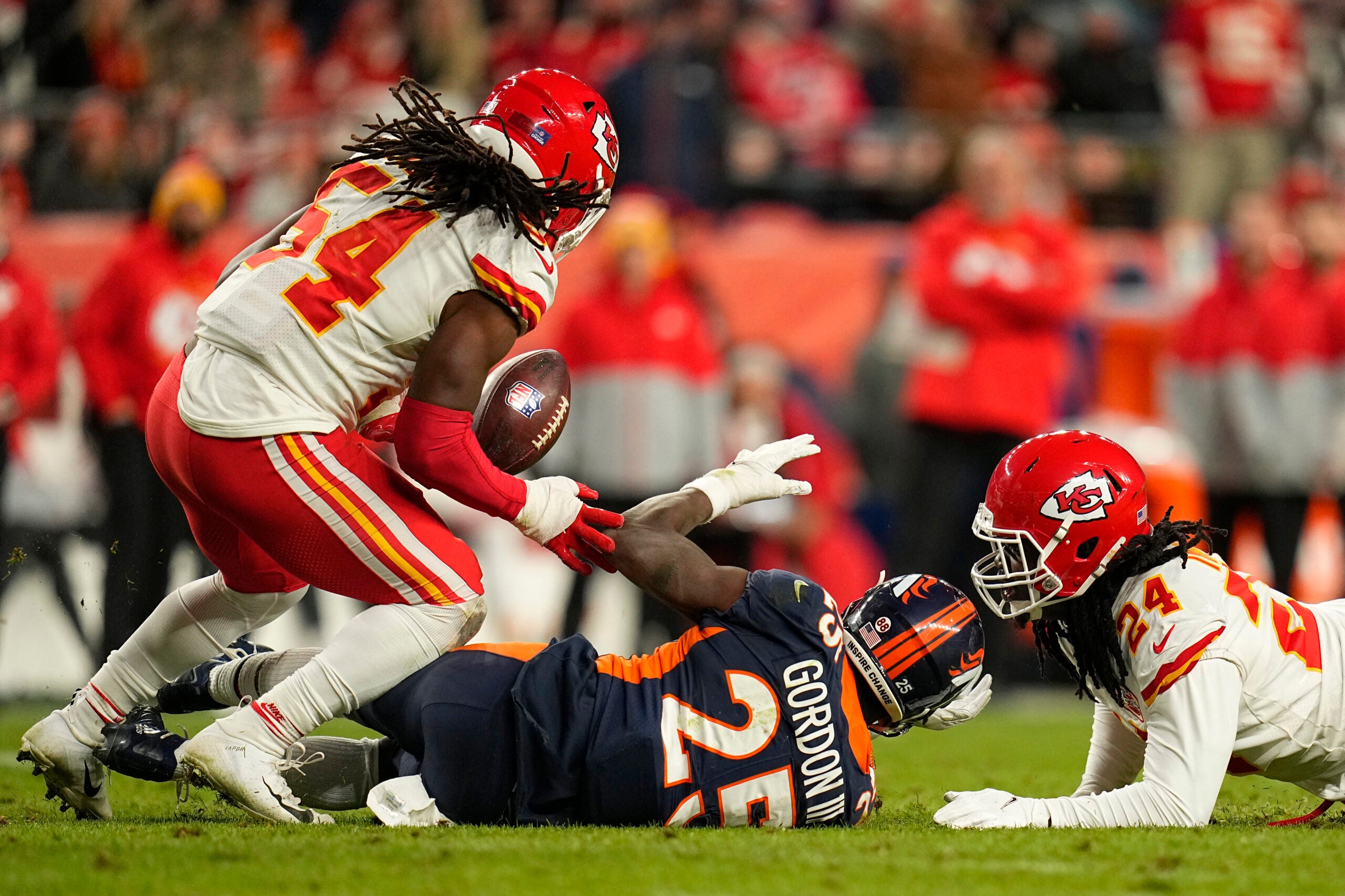 Chiefs get comeback win over Broncos, ending Patriots' hopes to