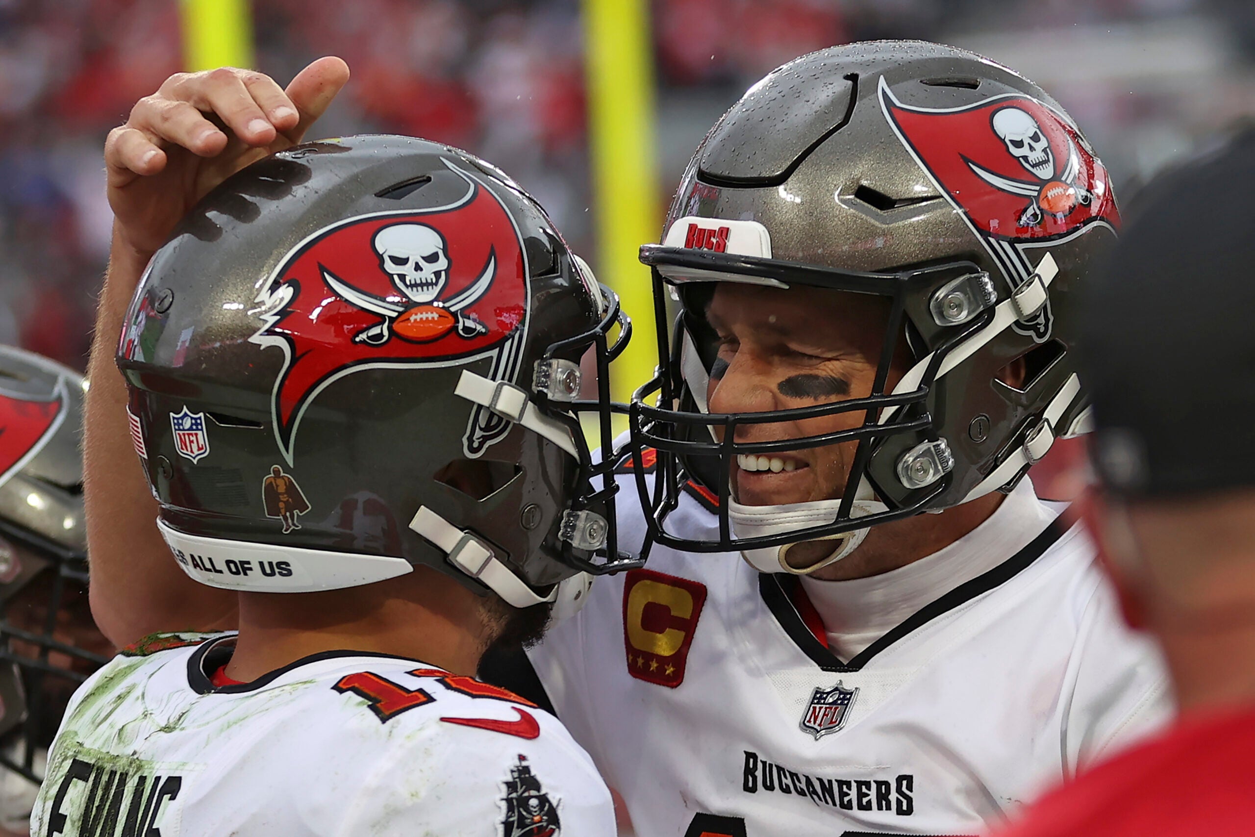 Tom Brady has vintage moment, driving Buccaneers for game-winning TD to  beat the Rams