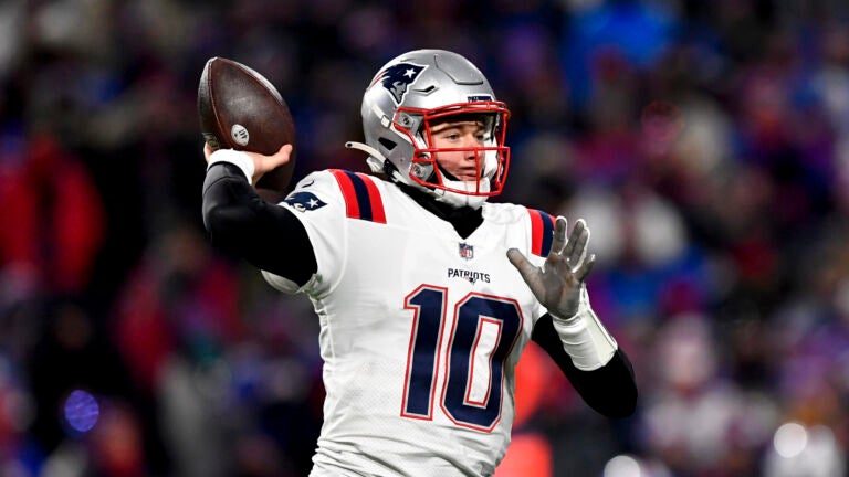 Mac Jones named to 2022 Pro Bowl game as other AFC QBs opt out