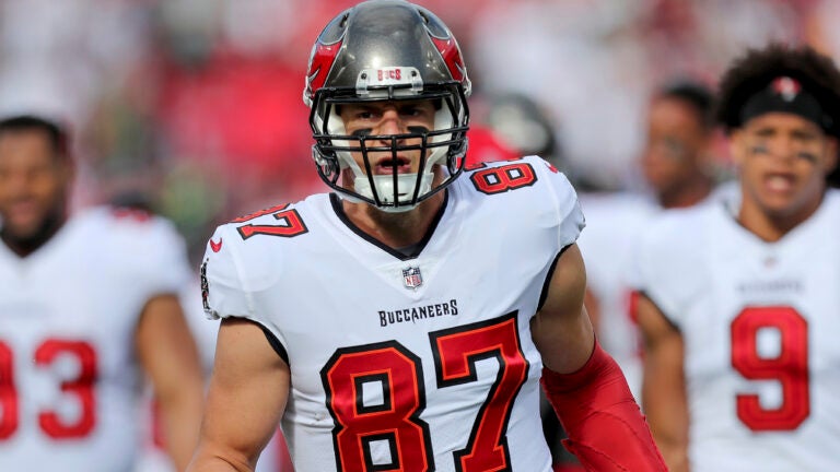 Bucs found a guy to keep the party going: It's Gronk!