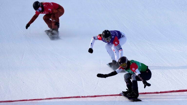 After a fall, Shaun White stomps his way into Olympic final - The Boston  Globe