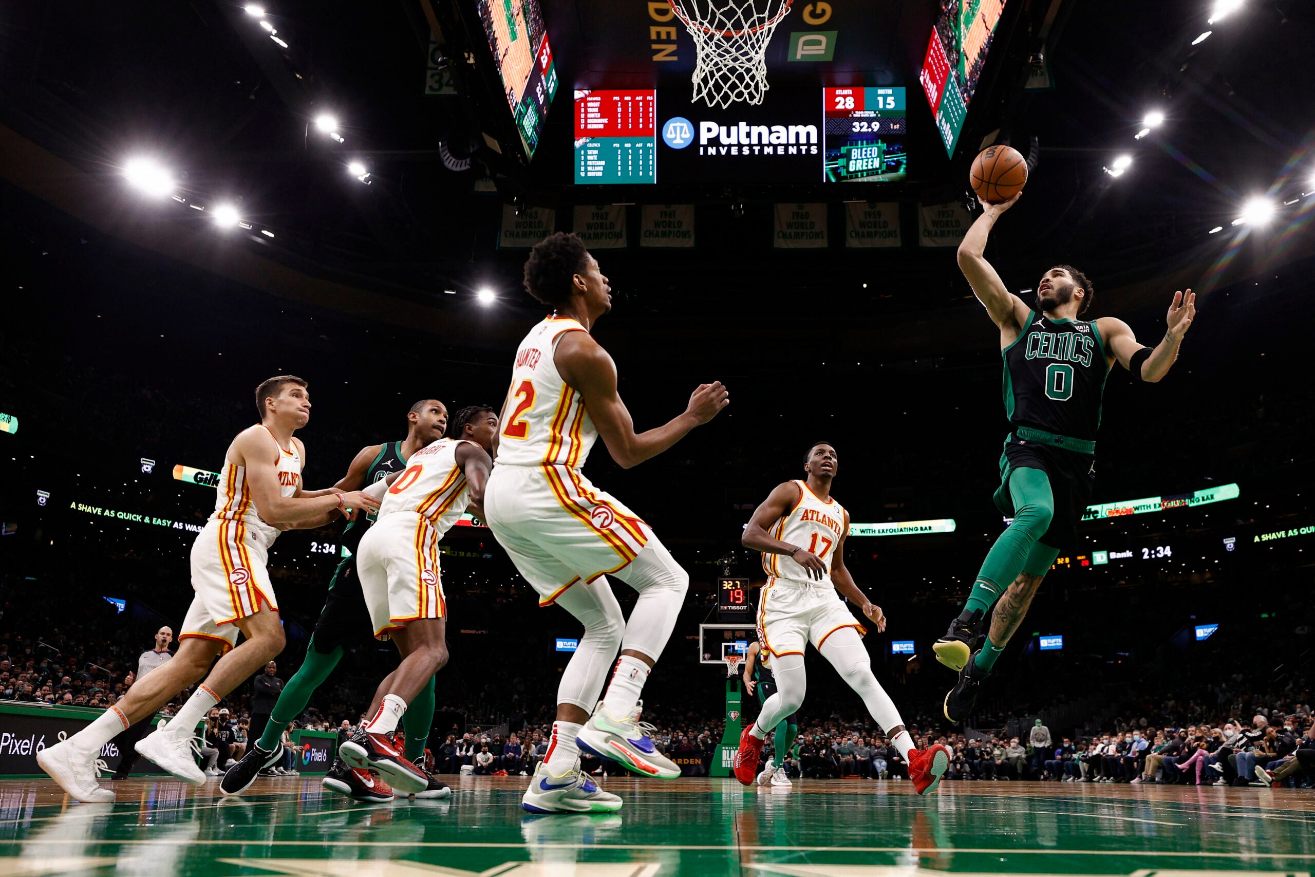Jayson Tatum scores 38, Celtics rally past Hawks for 8th win in a row