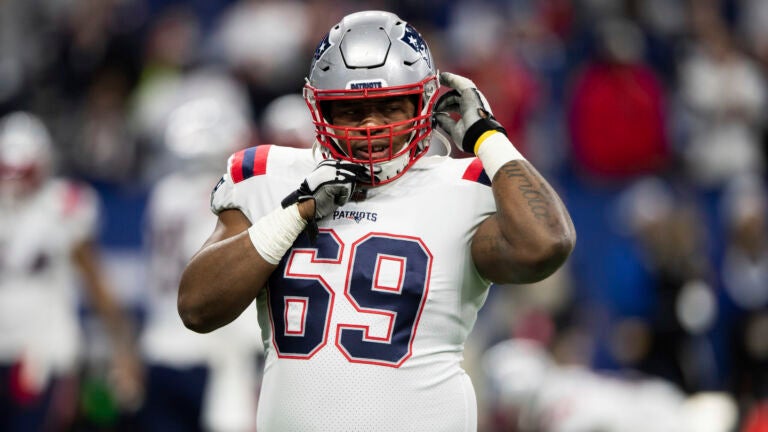 New England Patriots guard Shaq Mason (69) warms up before an NFL football  game against the Atlanta Falcons, Thursday, Nov. 18, 2021, in Atlanta. (AP  Photo/Danny Karnik Stock Photo - Alamy