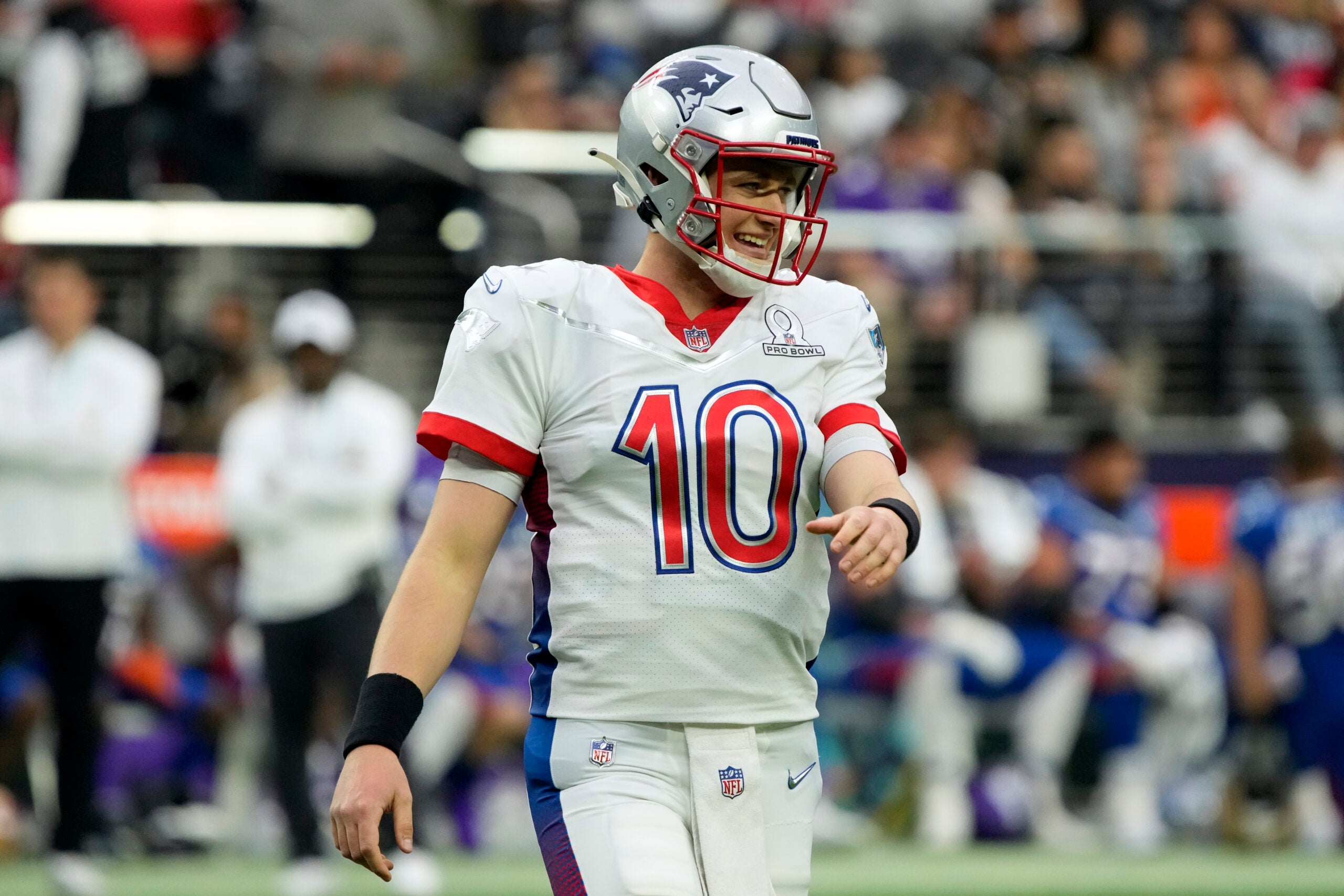 Why Was Mac Jones Wearing Mismatched Jersey In Patriots-Bills?