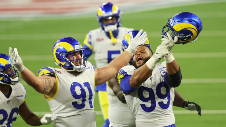 Los Angeles Rams come from behind in fourth quarter to win Super Bowl  against Cincinnati Bengals