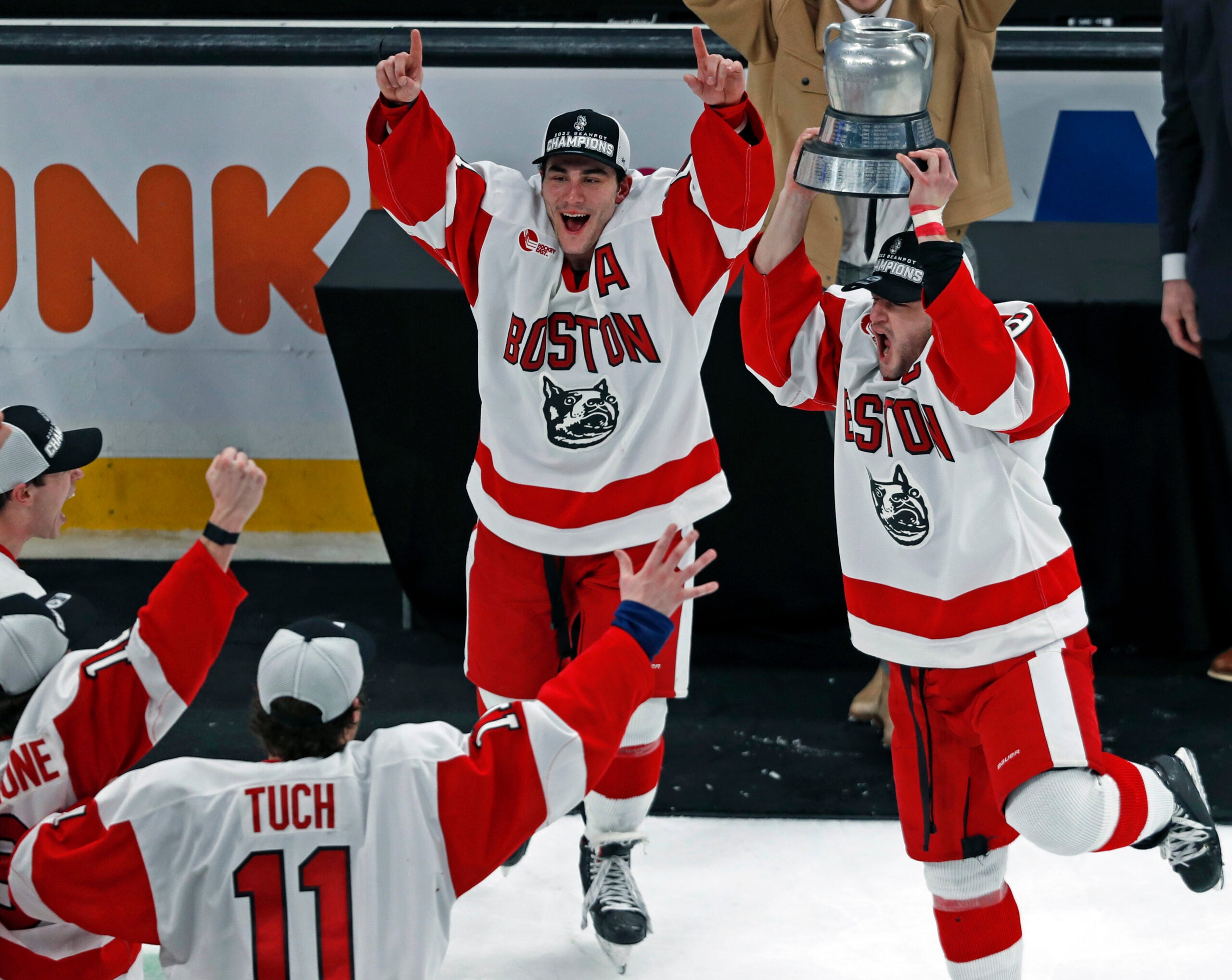 Watch Boston University men's hockey celebrate winning Beanpot title