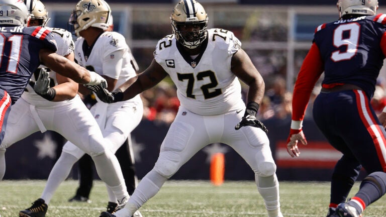 Free agent Terron Armstead says he's signing with Miami Dolphins