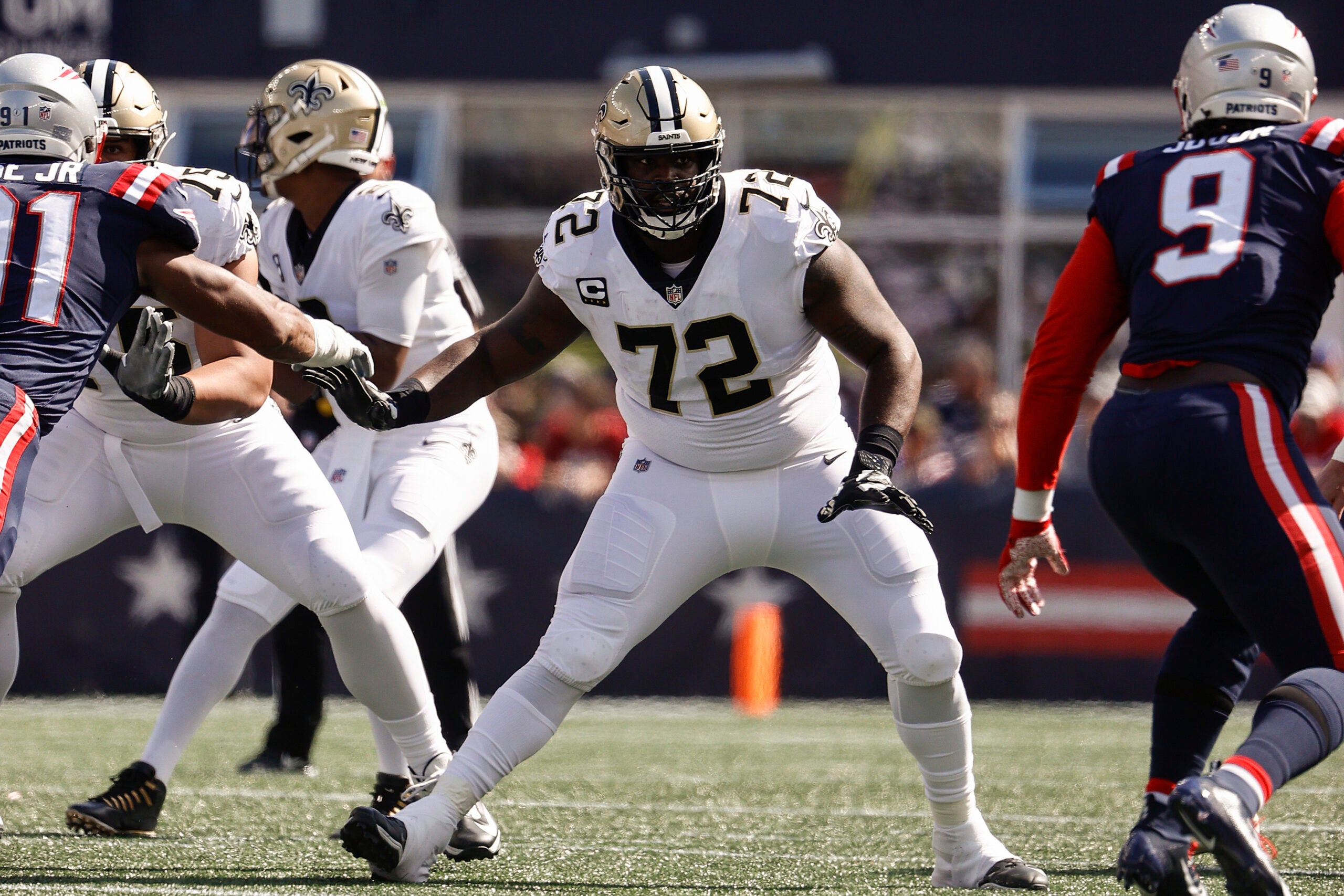 Free agent Terron Armstead says he's signing with Miami Dolphins