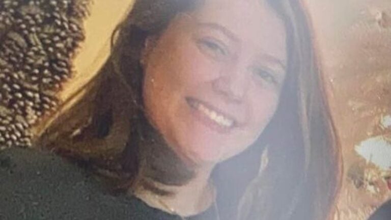 Duxbury police ask for help finding missing 17-year-old girl - Vimarsana News