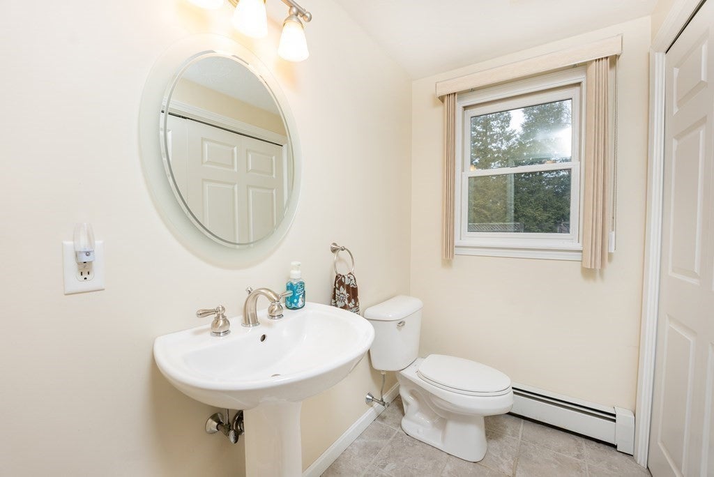 297-Black-Cat-Rd-Bathroom