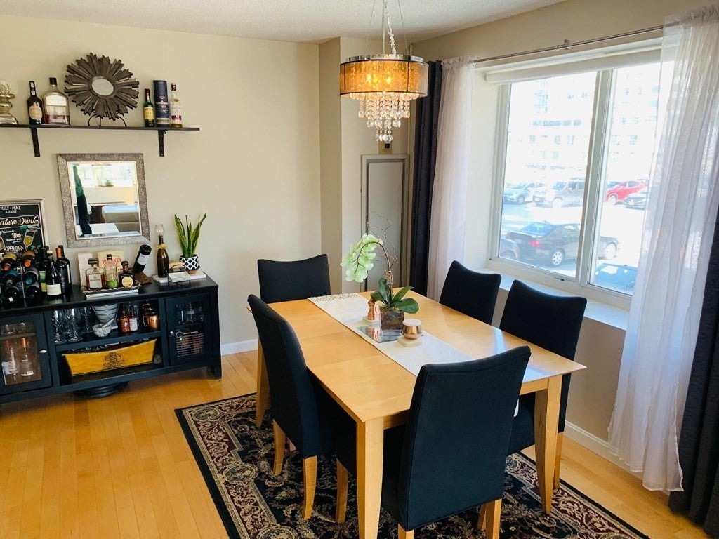 8-Museum-Way-Dining-Room