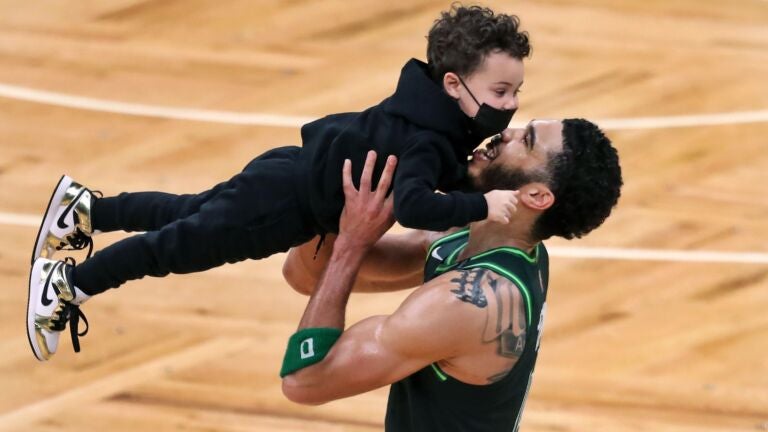 Watch: Jayson Tatum gives Kevin Hart one of his son's jerseys