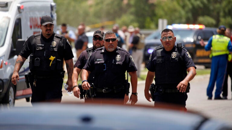 Departemen Kehakiman untuk meninjau tanggapan atas penembakan di sekolah Texas