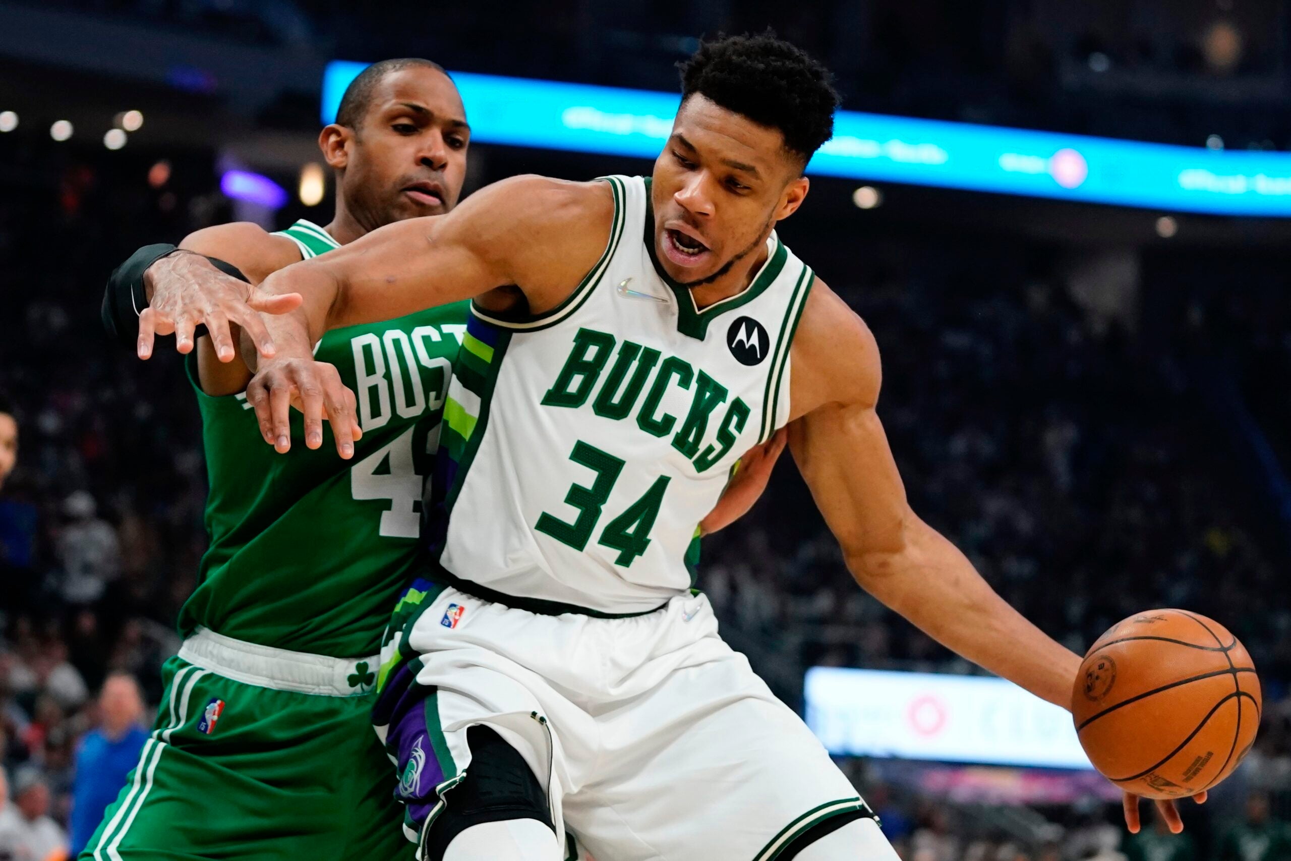 Celtics fall to Bucks in Game 3 after frantic final seconds