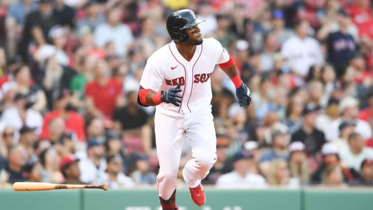 Red Sox ban Sandoval for mid-game Instagram flirting