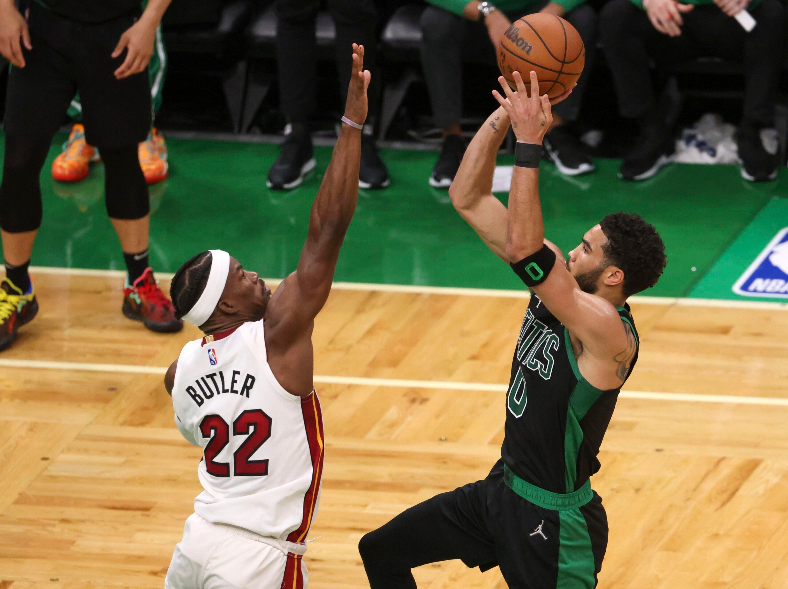 Miami clinches series with Hawks in Game 5 without injured Jimmy Butler and  Kyle Lowry - The Boston Globe