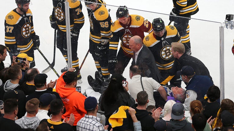 Off-ice official stretchered off following Bruins goal in Game 3