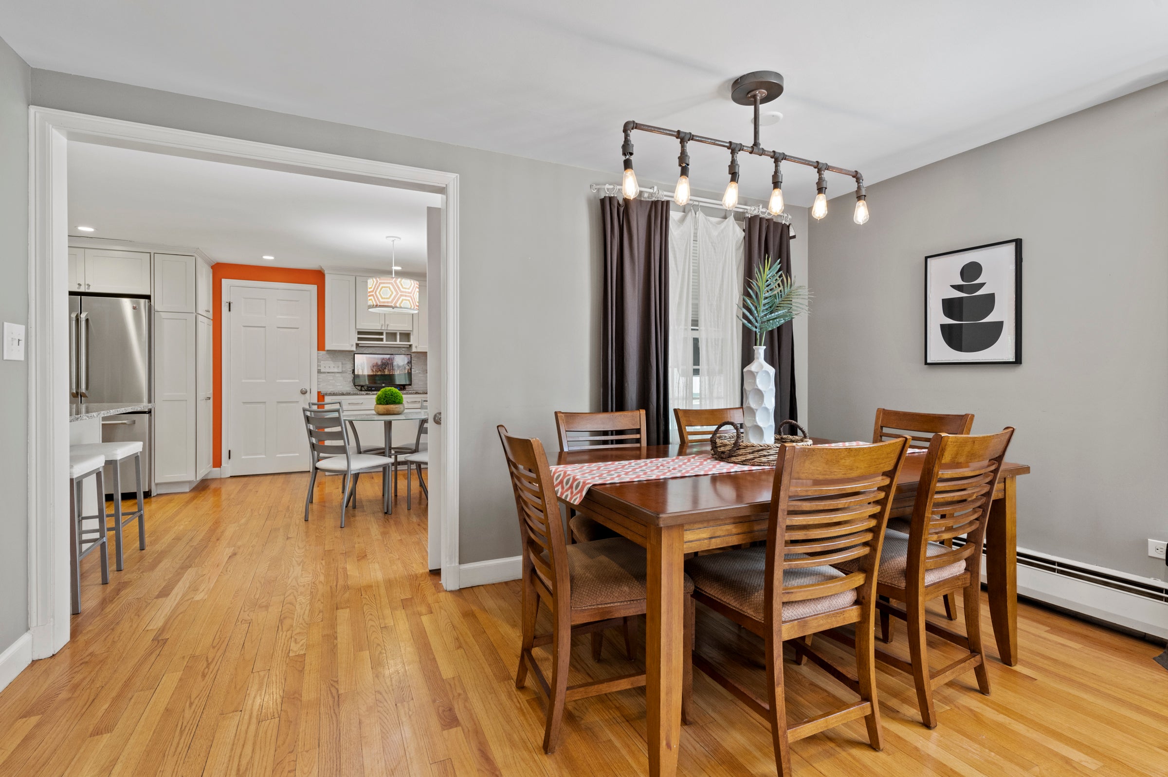 1-Devereux-Marblehead-Dining