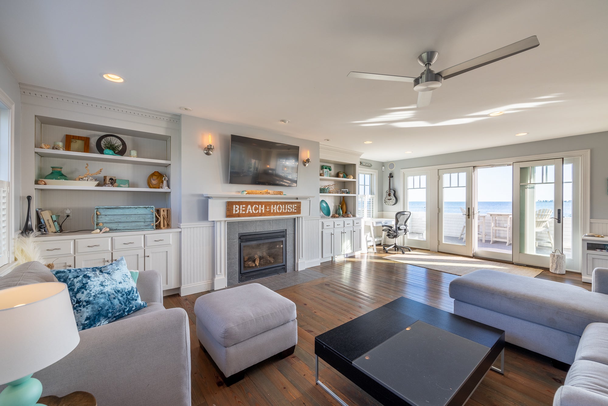 48-alder-st-fairhaven-living-room