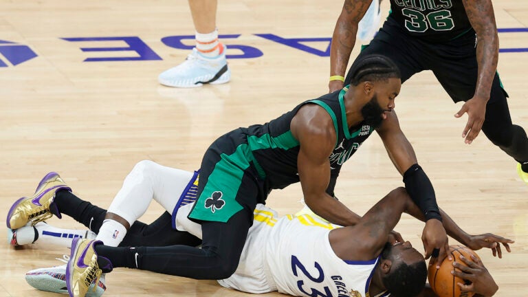 Andrew Wiggins, Warriors' defense give Celtics problems to go up 3