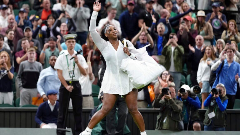 Serena Williams keluar dari Wimbledon di babak pertama, lagi