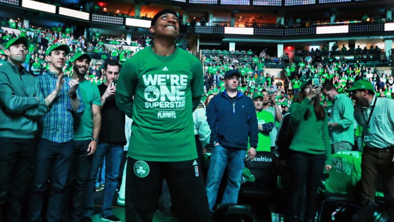 Isaiah Thomas questions Celtics medical staff on Robert Williams' injury