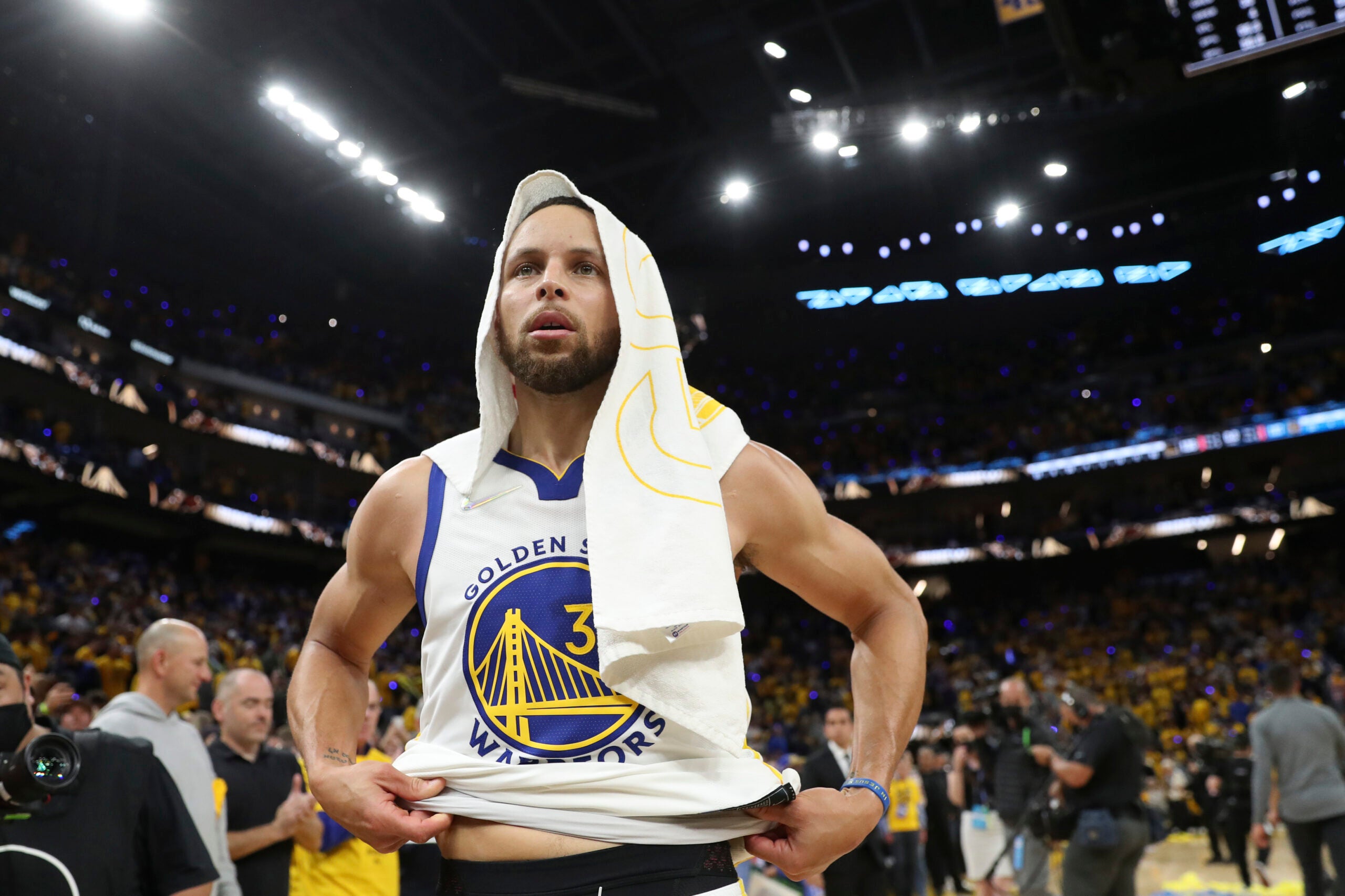 76ers Will Face Steph Curry When They Visit Warriors on Saturday
