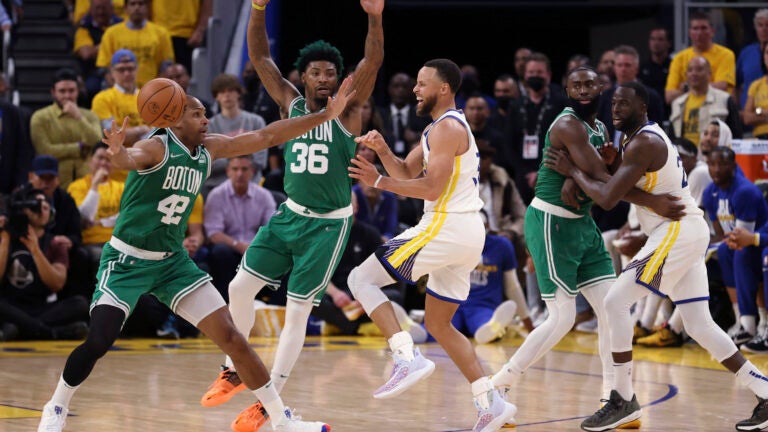 Celtics weather Warriors' storm, win Game 3 to take 2-1 NBA Finals