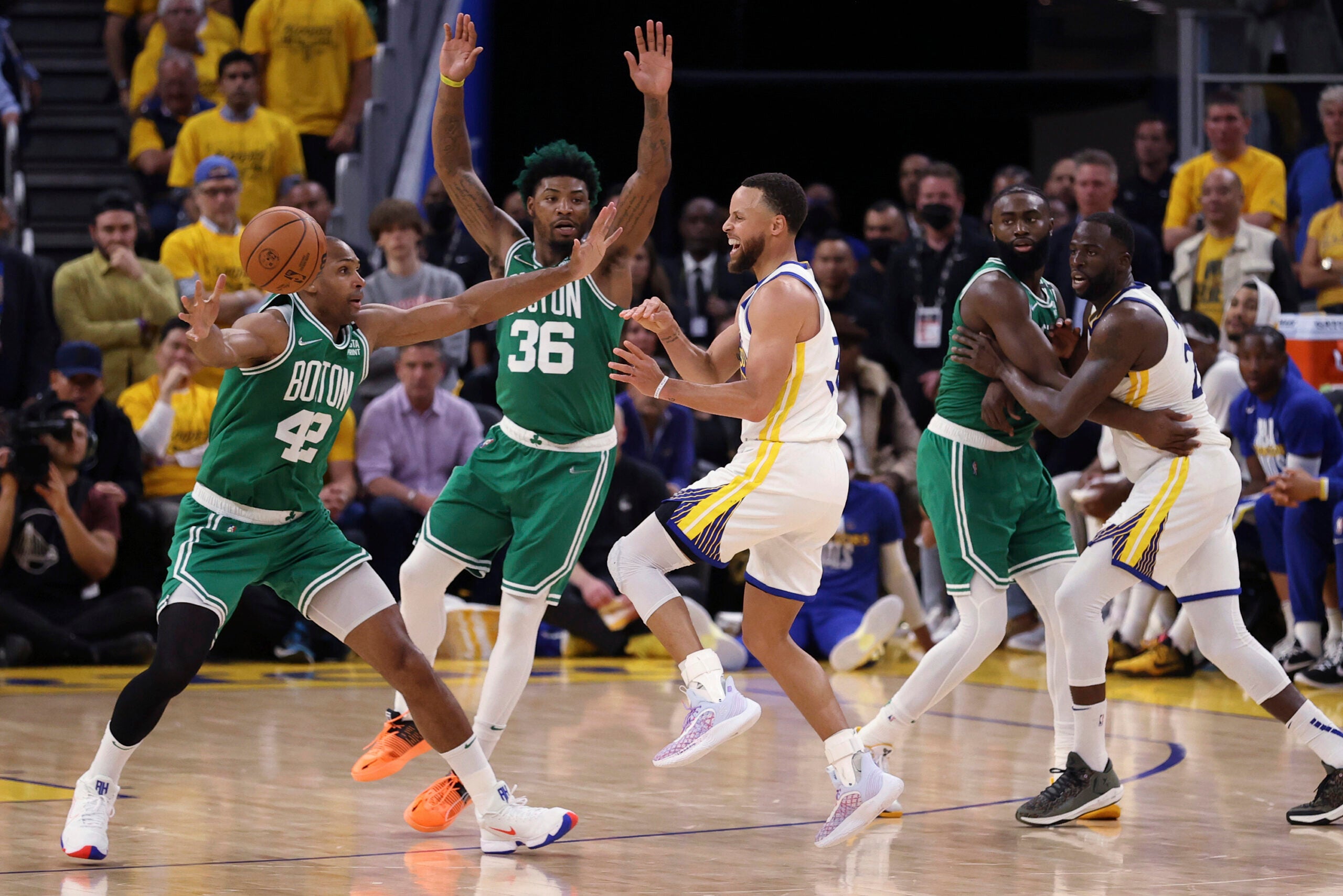 Warriors look for their fifth straight win as they visit Celtics