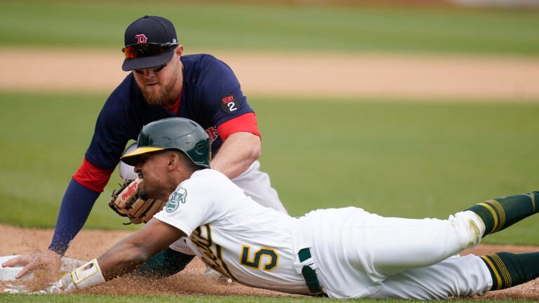 Alex Verdugo makes a diving grab, 06/20/2022