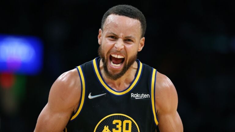 Stephen Curry receives NBA Finals MVP award for 1st time in his career /  News 