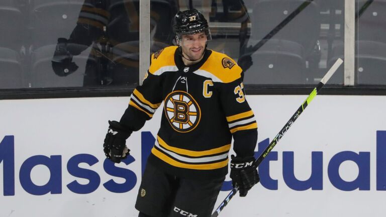 Patrice Bergeron officially announces retirement after 19-season career  with Boston Bruins - CBS Boston