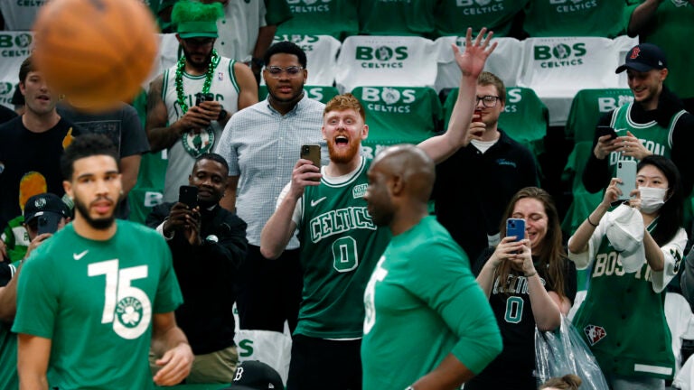 Game 3 was full of celebrities - The Boston Globe