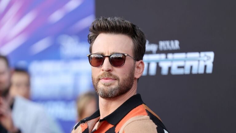 Stargate PeopleAsia - Hollywood heartthrob Chris Evans is changing