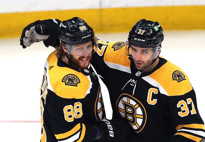 10 photos from the Bruins' Winter Classic win