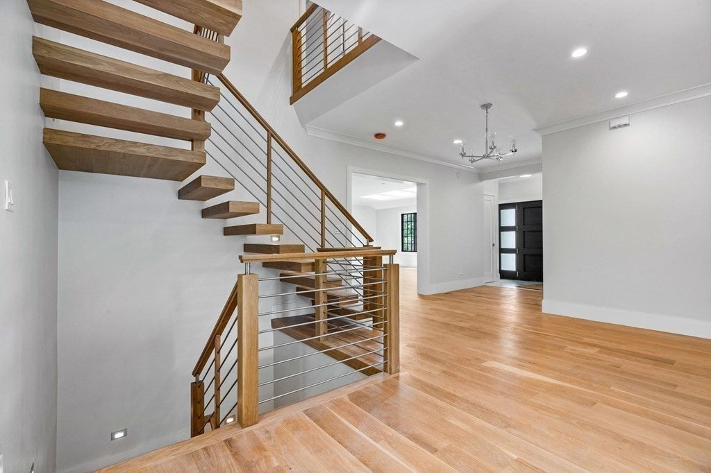 895 Hammond St Brookline MA floating staircase